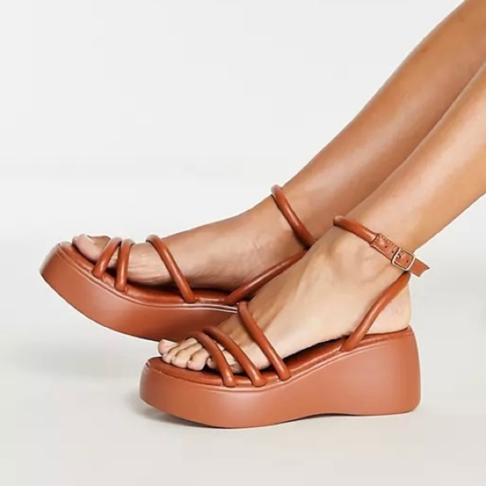 RAID Echo Platform Sandals Size 8 Tan Strappy Chunky Faux Leather